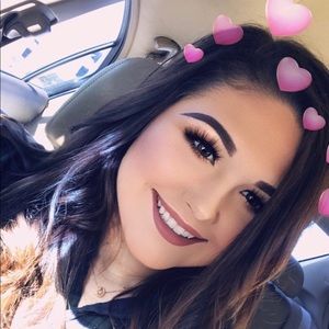 Meet your Posher, Caroline